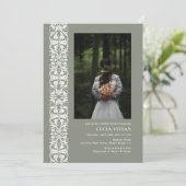 おもしろいセージグリーンミニマリスト写真ブライダルシャワー 招待状 (スタンド正面)