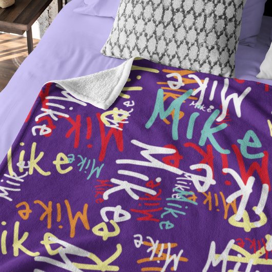 おもしろいタイポグラフィアーバンカラフルグラフィティオンパープル フリースブランケット