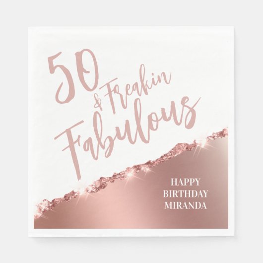 おもしろいタイポグラフィバラ金ゴールドフィフティ&ファブラス誕生日 スタンダードランチョンナプキン (正面)