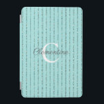 おもしろいティール（緑がかった色）ターコイズブルーグリッターストライプズモノグラム iPad MINIカバー<br><div class="desc">おもしろいティール（緑がかった色）ターコイズブルーグリッターストライプティール（緑がかった色）のモノグラムのカバーとブルーのフェイクグリッターとストライプあなたのモノグラムと名前のための宇宙カスタム。簡単とカスタマイズ文字、フォント、色の使用。ZazzleプロデザイナーBK Thompson ©がCedar and String専用に制作した連絡。お問い合わせもし、お問い合わせ、またはの仕事について問い合わせてみたいカスタム。</div>