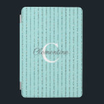 おもしろいティール（緑がかった色）ターコイズブルーグリッターストライプズモノグラム iPad MINIカバー<br><div class="desc">おもしろいティール（緑がかった色）ターコイズブルーグリッターストライプティール（緑がかった色）のモノグラムのカバーとブルーのフェイクグリッターとストライプあなたのモノグラムと名前のための宇宙カスタム。簡単とカスタマイズ文字、フォント、色の使用。ZazzleプロデザイナーBK Thompson ©がCedar and String専用に制作した連絡。お問い合わせもし、お問い合わせ、またはの仕事について問い合わせてみたいカスタム。</div>