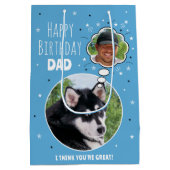 おもしろいドッグパパ考え誕生日バブルフォトブルー ミディアムペーパーバッグ (裏面)