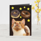おもしろいドーナツ付き猫誕生日宇宙猫 カード (黄色い花)