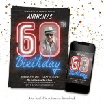 おもしろいネオンレトロ60thバースデーパーティー 招待状<br><div class="desc">おもしろいネオンレトロ60th誕生日パーティーへの招待。おもしろいとレトロ80年代のスタイルネオンのサイン誕生日の招待デザイン、素朴な外観のレンガの壁の背景。デザインはユーモアシンプルとカスタマイズ可能な写真のヒントと！コレクションに一致する他のパーティー・デコールがないかチェックする！</div>