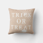 おもしろいハッピーハローウィントリックまたはくもの巣付きトリートスパイダー クッション (裏面)