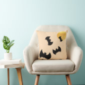おもしろいハッピーハローウィントリックまたは月とこうもりを扱う クッション (椅子)