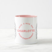 おもしろいハリネズミ。いい日を過ごして名前を言いなさい マグカップ (中央)