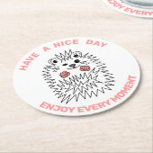 おもしろいハリネズミ。毎楽しむ時前向き ラウンドペーパーコースター (アングル)