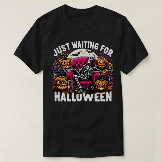 おもしろいハロウィンのスケルトンVを待っ不気味ている Tシャツ (デザイン正面)