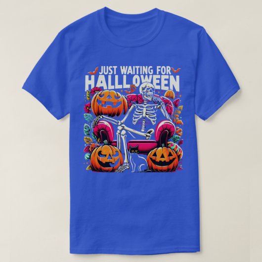 おもしろいハロウィンのスケルトンVを待っ不気味ている Tシャツ (デザイン正面)