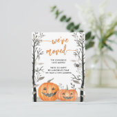 おもしろいハロウィンカボチャ私たちは変更アドレスを移動した 案内ポストカード (スタンド正面)