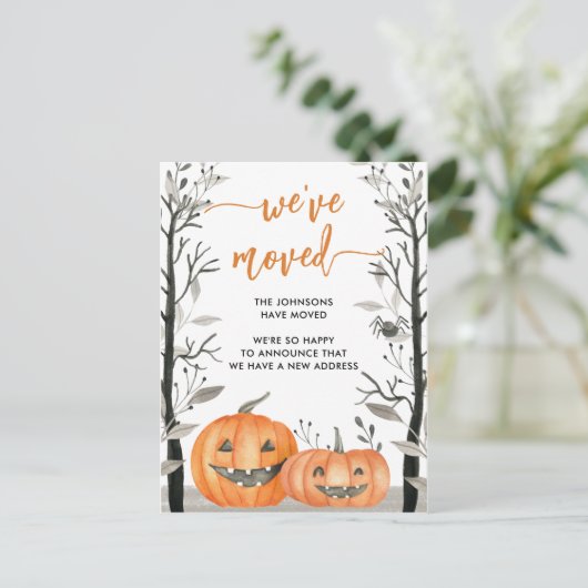 おもしろいハロウィンカボチャ私たちは変更アドレスを移動した 案内ポストカード (スタンド正面)