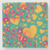 おもしろいハートパターンIX – 緑の赤い黄色 ストーンコースター (正面)