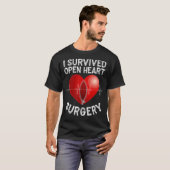 おもしろいハート手術のギフトカッコいい生き延び人 Tシャツ (正面フル)