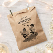 おもしろいバヴァリアンマン招待状へオクトーバーフェスト好意バッグ フェイバーバッグ (クリップ留めされた状態)