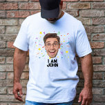 おもしろいパーソナライズされた誕生日カスタム写真 Tシャツ<br><div class="desc">私たちの誕生日パーティーおもしろいの誕生祝い写真Tシャツでパーソナライズされたは、を新しい高さカスタムの陽気に高める。これは、あなたの平均的な誕生日のティーではなく、明るく輝いて永遠の思い出を作成するためのキャンバスパーソナライズされたである。誕生日おもしろいに合うシャツデザインで、このシャツは誕生日の人の顔と一緒にユーモアのtouchを追加できカスタマイズる。結果は？お祝いユニークの精神を捉えるのに最適な楽しいアンサンブル。私たちの誕生日クルーは、クリスピーな白で誕生日パーティーシャツにマッチする単なる衣服だけでなく、共有された喜びと仲間意識の声明である。写真おもしろい顔のシャツは、お祝いの個性を表す特別な楽しみ層を追加する。完璧に合わせてカスタマイズ、私たちの誕生日パーティーのグループシャツは名前と写真を追加するオプションを含み、本当に特別で忘れられない誕生日の経験を保証カスタム。スタイルと笑い祝の準備をおもしろいしてパーソナライズされた、私たちの誕生日パーティーフォトカスタムTシャツのクラシックホワイト。</div>