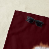 おもしろいビーチタオルHappy Ostrich – 色を選択 ビーチタオル (インサイチュ)