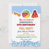 おもしろいビーチボールフリッパーズボーイズプールパーティの招待状 招待状 (正面)
