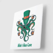 おもしろいビールタコ|お前のファーストネームマンケイブ スクエア壁時計 (傾斜)