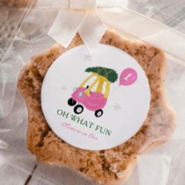おもしろいピンクのクリスマスの車の1歳の誕生日パーティー ラウンドシール