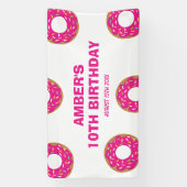 おもしろいピンクドーナツ誕生日パーティーテーマウェルカムバナー 横断幕 (縦)