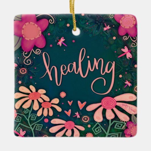 おもしろいピンクフローラヒーリングかわいらしハートの鼓動 セラミックオーナメント (正面)