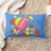 おもしろいピンクポップシクルとイチゴイラストレーション ランバークッション (ブランケット)