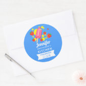 おもしろいピンクポップシクルとストロベリーキッチン ラウンドシール (封筒)