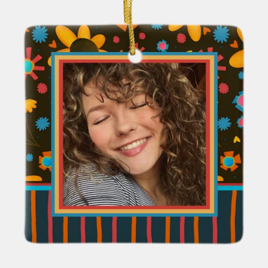 おもしろいフローラカスタムデイジー写真名日付 セラミックオーナメント (正面)