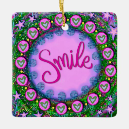おもしろいフローラスマイルパープルかわいらしハート刺激性 セラミックオーナメント (正面)
