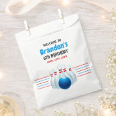 おもしろいブルー&レッドボーリングキッズ6誕生日 フェイバーバッグ (クリップ留めされた状態)