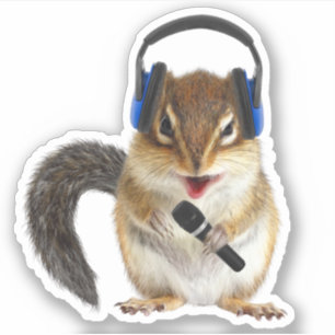 おもしろいヘッドフォンとマイク付きchipmunk DJ。 シール