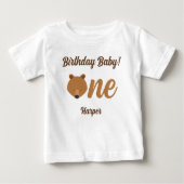 おもしろいベアファースト誕生日ベビーTシャツ ベビーTシャツ (正面)