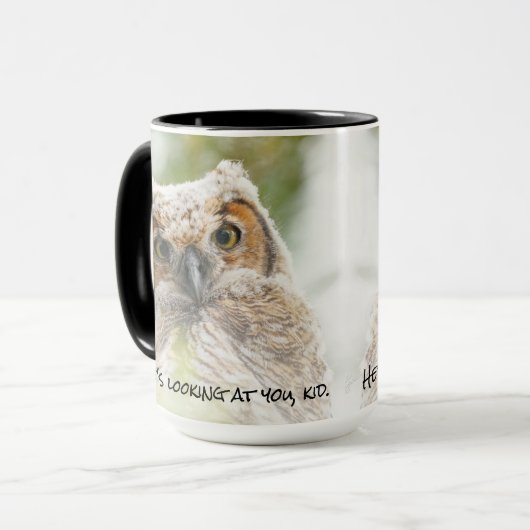 おもしろいベビーフクロウ黄色い目あなたを見て マグカップ (正面左)