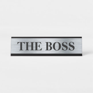 "おもしろいボス"デスク名プレート – シルバーカラー デスクネームプレート