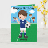 おもしろいボーイズサッカー君は迷路のハッピーバースデー カード (黄色い花)