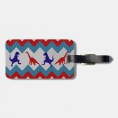 おもしろいボーイズ恐竜レッドブルーのシェブロンパターン ラゲッジタグ (裏面横)