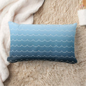 おもしろいモダン波型の青グラデーション ランバークッション (ブランケット)
