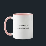 おもしろいモダンDunkers匿名Cookie恋人 マグカップ<br><div class="desc">あなたはの献身的なダンカーや単にクッキー愛好家であるかどうか、このマグは誇らしげにクッキーをダンキングの甘い喜びに浸るためのあなたの愛を表示する。朝のコーヒー、アフタヌーンティー、または深夜のホットココアに個性のtouchを加え、あなたの人生の中で自分自身やクッキー好きのための理想的な贈り物である。あなたの内側のクッキー愛好家を受け入れ、このトレンディーマグでDunkers Anonymousコミュニティに参加する。ミニマルなタイポグラフィと魅力的デザインを思い出させ祝て、それぞれのダンキングの経験、人生を少し甘く作り出すシンプルの楽しみを味わってみよう。</div>