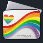 おもしろいモダンLGBTプライドレインボーパーソナライズされたネーム ラップトップスリーブ<br><div class="desc">このモダンデザインはカラフルレインボーハートとレインボー紙ストリップの波を備えている。名パーソナライズされた前は下だ。表示された文字・ボックスで文字を編集してパーソナライズ#lgbt #pride #lesbian #gay #personalized #personalizegifts #lgbtgifts #heart #love #loveislove #equality hador kr hador kr thwr khwr thwr thwj thwj氏</div>