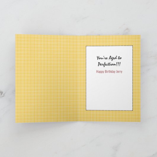 おもしろいユーモアのある男性マンガレッドワイン誕生日 カード (内部)