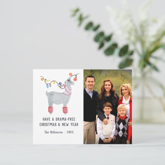 おもしろいラマをテーマにしたクリスマスファミリー写真 シーズンポストカード (スタンド正面)