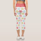 おもしろいレッドライムグリーンアクアブルースノーフレークスパターン カプリレギンス (裏面)