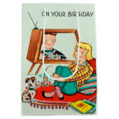 おもしろいレトロヴィンテージ誕生日 ミディアムペーパーバッグ (裏面)