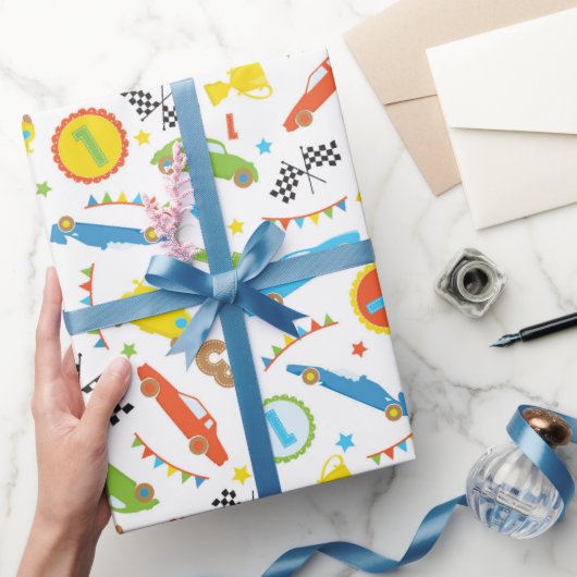 おもしろいレースカーパターン少年パーティーラップ紙 ラッピングペーパー (ギフト)