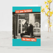 おもしろいヴィンテージ警官誕生日権 カード (黄色い花)