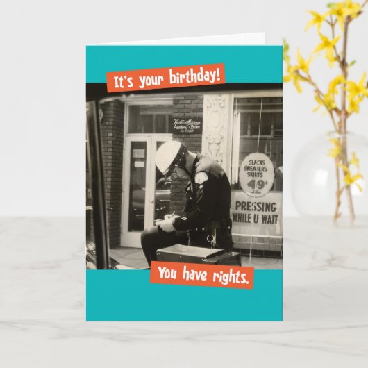 おもしろいヴィンテージ警官誕生日権 カード (黄色い花)