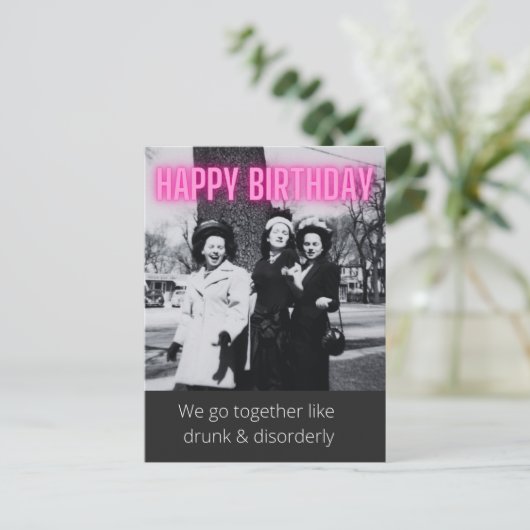 おもしろいヴィンテージ飲と無秩序な誕生日 ポストカード (スタンド正面)
