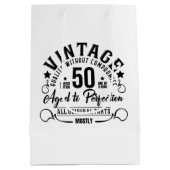 おもしろいヴィンテージ50歳の誕生日パーティー ミディアムペーパーバッグ (裏面)