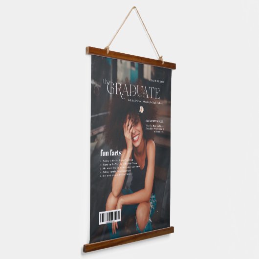 おもしろい事実 |大学院マガジンのカバー写真 吊り下げ型タペストリー (傾斜あり)